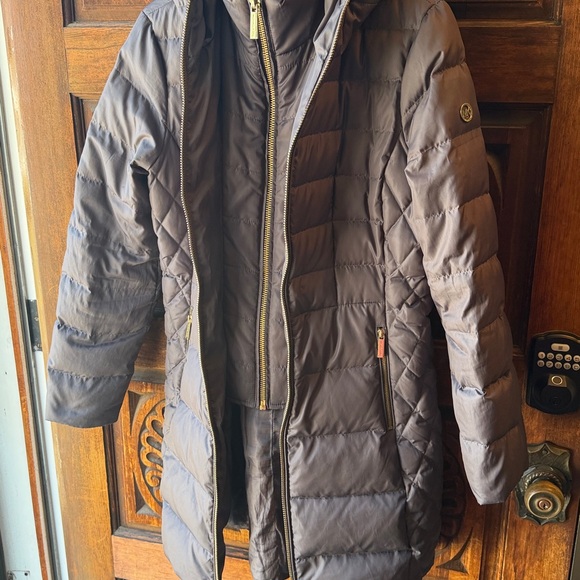 Michael Kors Long Puffer Coat - Gray/purplish inside lining torn under armpits - Picture 4 of 9